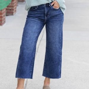 NWOT Wide Leg, Cropped, Raw Cut Hem Jeans